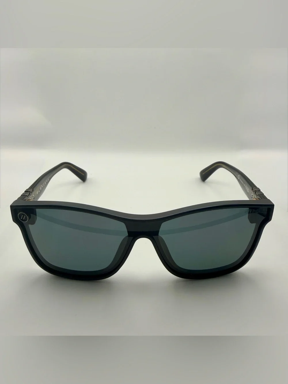 Men's Square Black Sunglasses with Dark Green Lenses